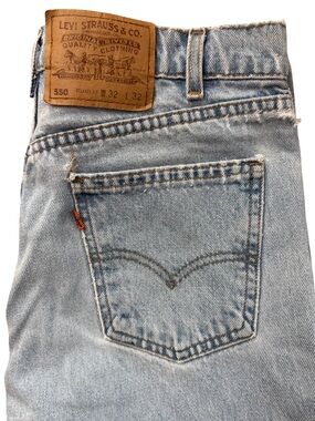 Vintage 90’s Levi’s 550 Size 32x32 Faded Distressed Men’s Jeans Orange Tab